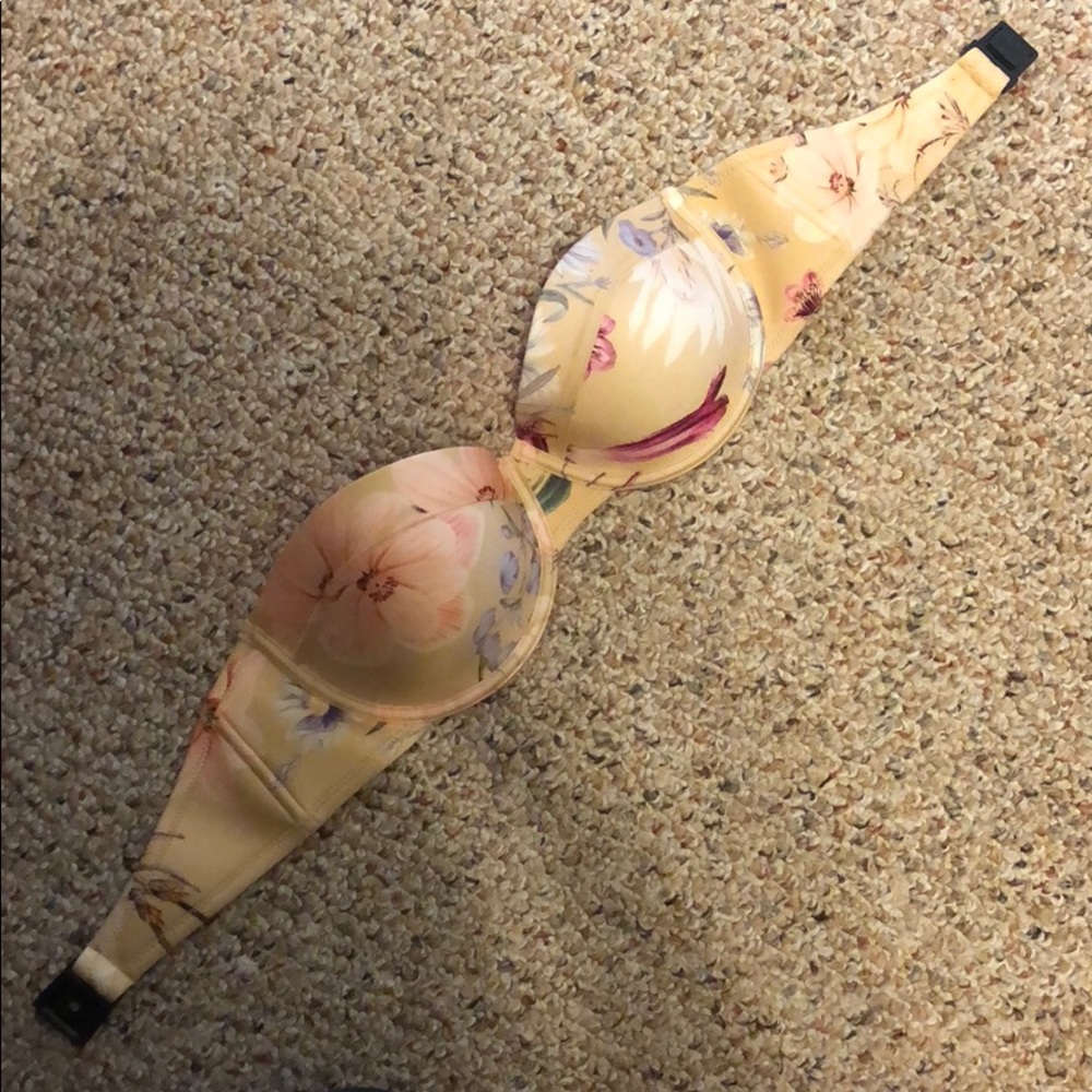 Triangl strapless bikini top